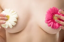 Kunnen we binnenkort topless foto's op Instagram verwachten?