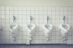 De 8 belangrijkste ongeschreven regels van het urinoir