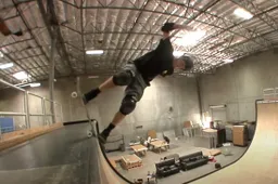 Op 52-jarige leeftijd gooit Tony Hawk nog steeds nieuwe skateboard tricks