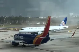 Karretjes vliegen door de lucht, tornado raast over vliegveld Florida