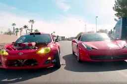 Gast showt spierballen van Ferrari-motor in zijn Toyota