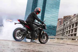 Triumph komt met de Street Triple R bruut 2020 in gassen