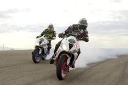 Driften en stunten met turbocharged motors