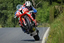 De Ulster Grand Prix is het bloedsnelle Noord-Ierse broertje van de Isle of Man TT