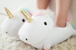 Altijd warme voeten met lichtgevende unicorn sloffen