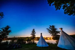 ID&T huurt camping af en bouwt een heuse hang out in Drenthe