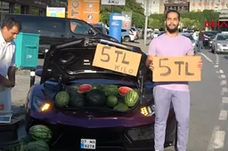 Baas gebruikt Lamborghini als fruitkraampje