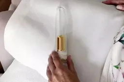Deze door een Nederlander ontworpen urn vibrator laat weduwen aan hun trekken komen
