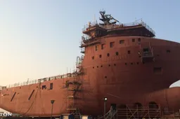 Saai vrachtschip wordt omgetoverd tot een absurd luxe jacht van 54 miljoen euro