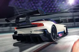 Aston Martin Vulcan laat z'n sicke sound horen op Yas Marina-circuit
