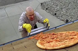Eigenaar zet hek om zijn huis tegen pizza gooiende Breaking Bad fans