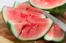 Watermeloen lifehack die je leven een stuk makkelijker maakt