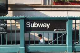 Drie medewerkers New Yorkse metro geschorst na vondst geheime 'man cave'