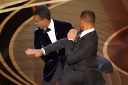 Oscar-winnaar Will Smith geeft stevige tik aan comedian Chris Rock bij Oscar-uitreiking