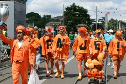 Een goudgele rakker klappen op het WK kan dit jaar niet