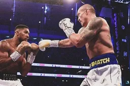 Oleksandr Usyk onttroont Anthony Joshua en claimt de vier zwaargewicht titels