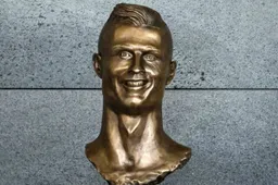 Het mislukte standbeeld van Ronaldo is vervangen voor deze betere versie