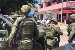 Volledige Politie Acapulco ontwapend door vermeende drugshandel