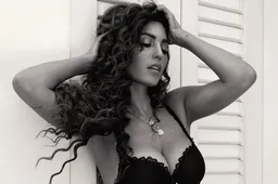 Yolanthe zet Instagram on fire met een van haar meest sexy foto’s sinds jaren