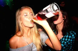 Studentenfeest is zo intens dat de hoeveelheid alcohol in de lucht boven de legale limiet was
