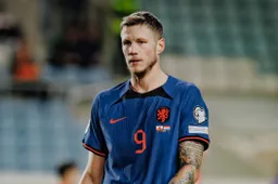 Oranjeshirt van Wout Weghorst uitverkocht na fantastische goal