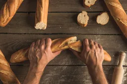 Fransen bakken zichzelf een record met stokbrood van 140 meter