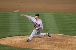 MLB-pitcher die het hardst kan gooien (105mph), heeft z’n eigen entree