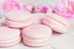 Bij deze patissier kun je macarons gemaakt van rosé kopen