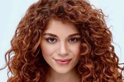 Deze prachtige redheads uit de FHM500 laten ons rood aanlopen