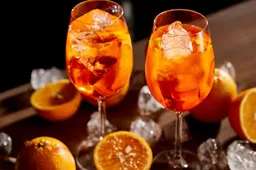 Jouw voetbalzenuwen drink je vanavond weg met deze 5 oranje cocktails