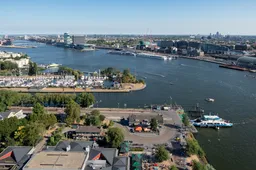 Amsterdam krijgt er een peperdure brug bij over het IJ