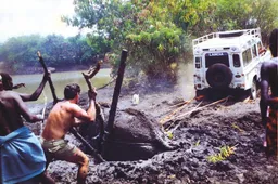 Beroemde Land Rover Defender van het Lancia Team kan nu van jou zijn