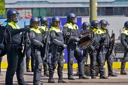 ME-training ontspoort: Feyenoord-hooligans zorgen voor chaos