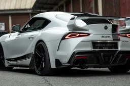 Plastische chirurgen MANHART bouwen Toyota Supra om tot straatlegale raceauto