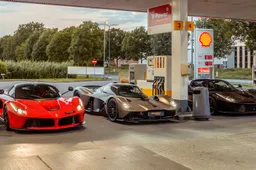 Hypercar trio's: LaFerrari, Valkyrie en  LaFerrari Aperta in hun pracht