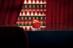 De beste bartenders ter wereld komen naar Amsterdam voor Negroni Week