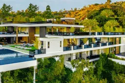 Deze mega villa kan je nu voor 225K per maand huren