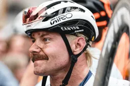 Geen pitlane, maar pedalen voor Valtteri Bottas op het WK gravel