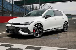 Voor wie zoekt naar toys for boys zijn de Golf R en GTI Clubsport de perfecte match