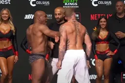 Mike Tyson slaat Jake Paul tijdens het weegmoment: “Nu is het persoonlijk, hij moet dood!”