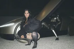 Kim Kardashian gaat viral met nieuwe Optimus-robot van Tesla