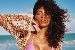 Colombiaanse schoonheid Mila Cabrera past perfect in het plaatje van tropische hitte