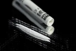 Lucien Gore gaat overal naar binnen met Ketamine-challenge