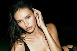 Anna Kryuchkova bewijst dat bikini's beter werken op het strand dan in de Russische sneeuw