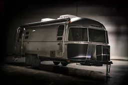 De Airstream Midnight Flamingo is de leipste caravan die jij ooit hebt gezien