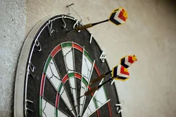 Waarom darters niet vanaf 500, maar 501 naar nul gooien