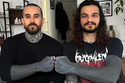 Je ziet het steeds vaker: Blackout tattoos