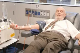 De man die met zijn bloed 2 miljoen levens redde is overleden
