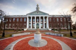 Harvard trekt de portemonnee: gratis collegegeld voor middel inkomensgezinnen