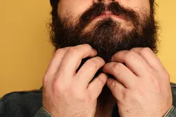 Iemand zoenen met een baard is een gevaar voor je gezondheid